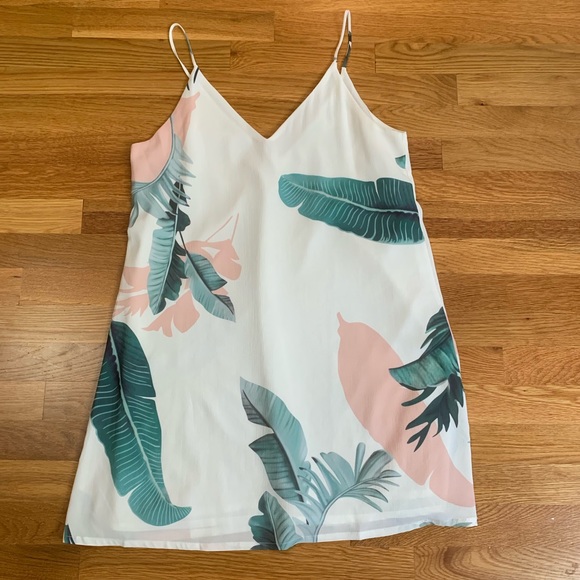 Dresses & Skirts - Adorable palm tree dress!